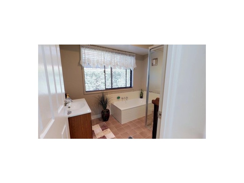 10 Sherwood St, Morayfield QLD 4506