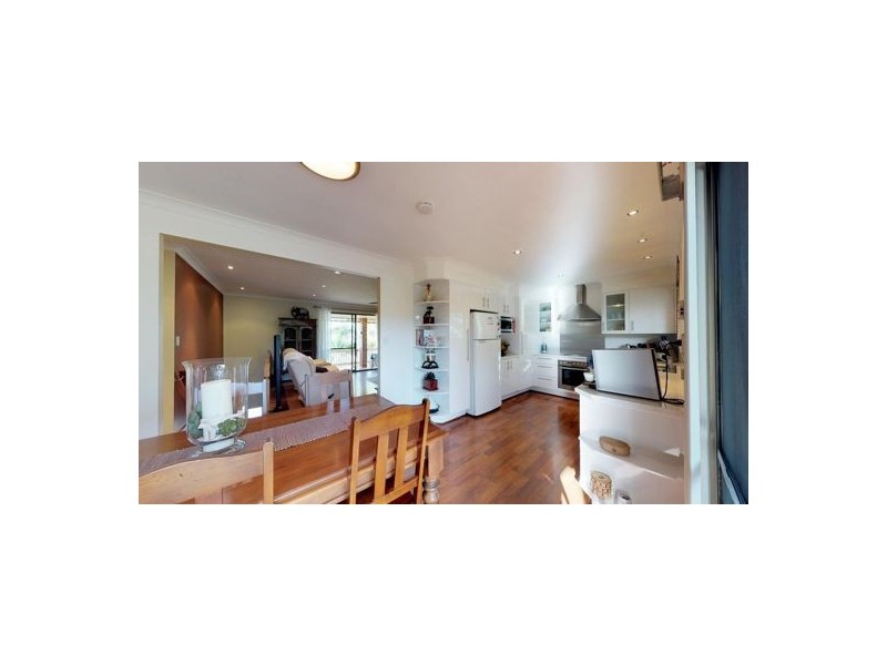8 Sherwood St, Morayfield QLD 4506