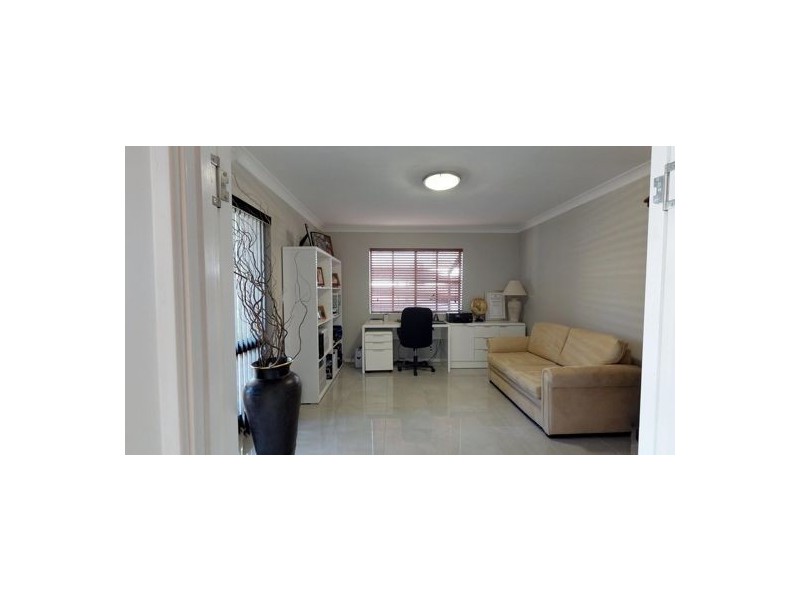 8 Sherwood St, Morayfield QLD 4506