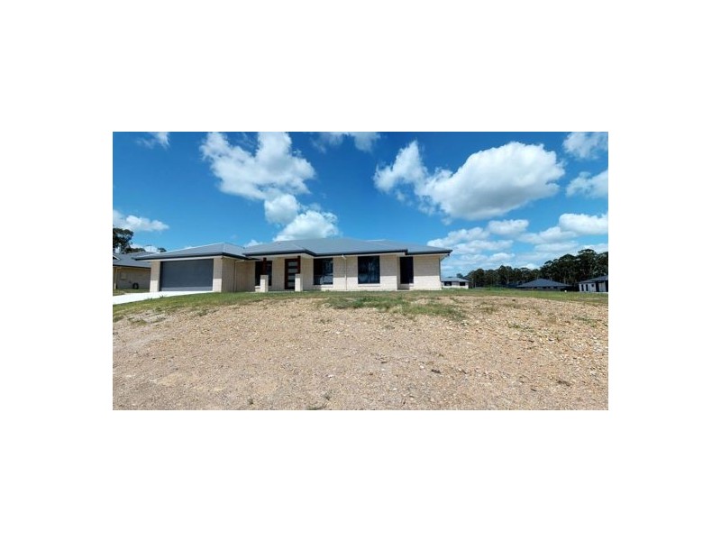 2 Bluewren Court, Upper Caboolture QLD 4510