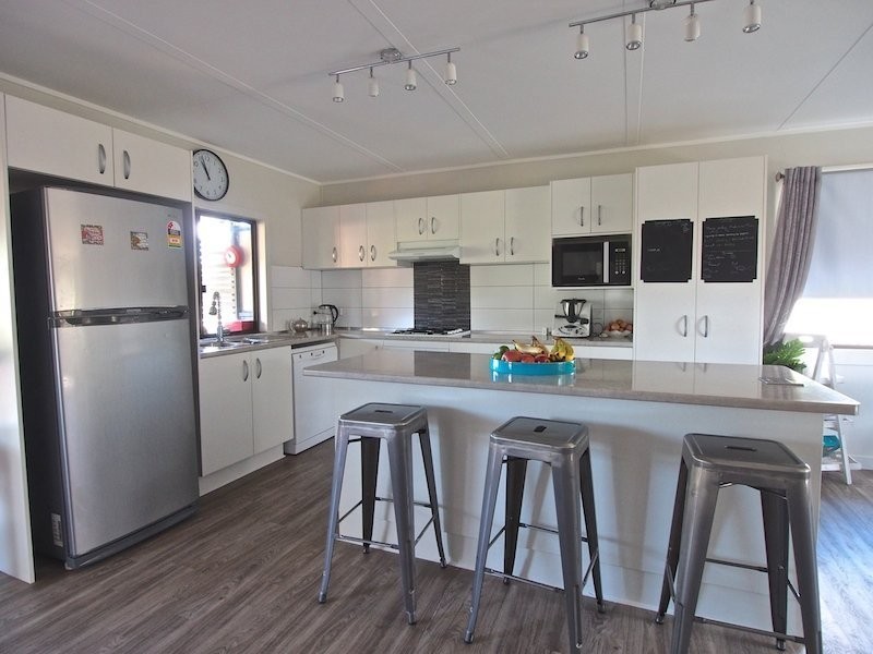 10 Gillian Street, Beachmere QLD 4510