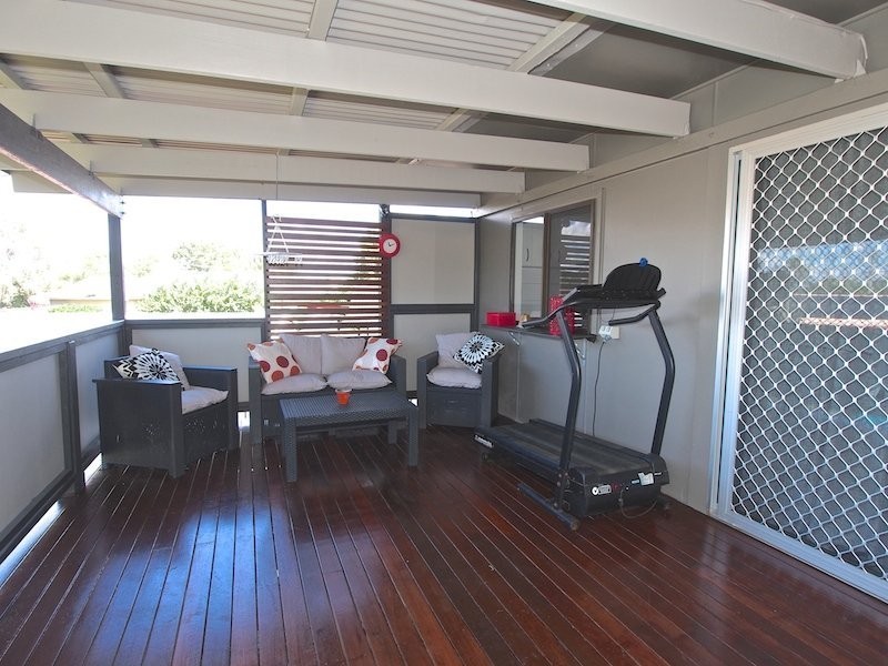 10 Gillian Street, Beachmere QLD 4510
