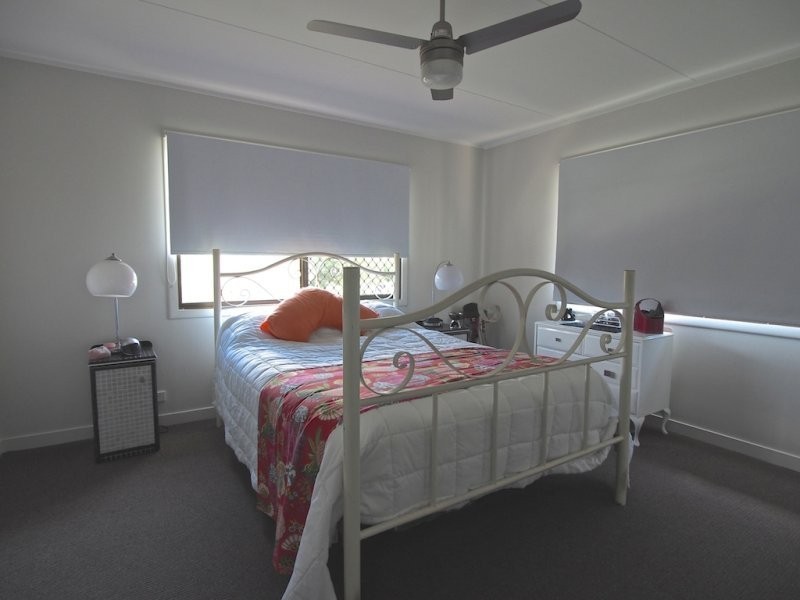 10 Gillian Street, Beachmere QLD 4510