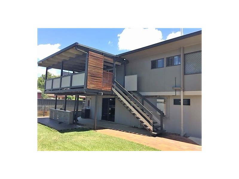 10 Gillian Street, Beachmere QLD 4510