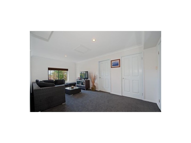 28 Mowbray Court, Kallangur QLD 4503