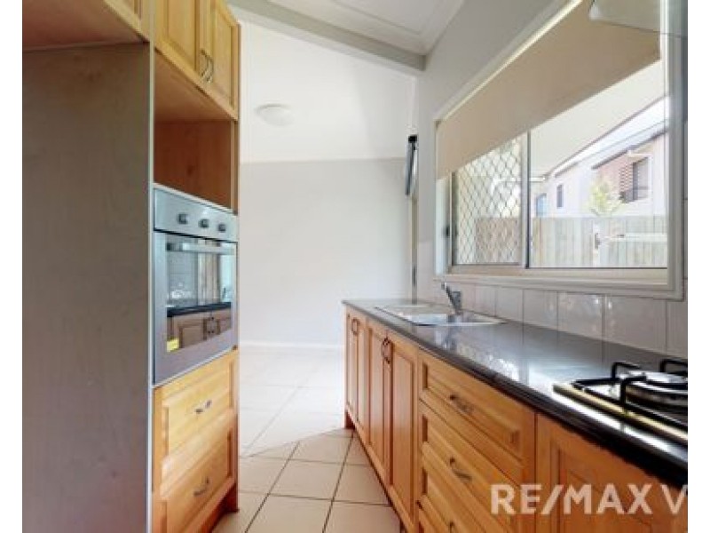 2/15 Lower King Street, Caboolture QLD 4510