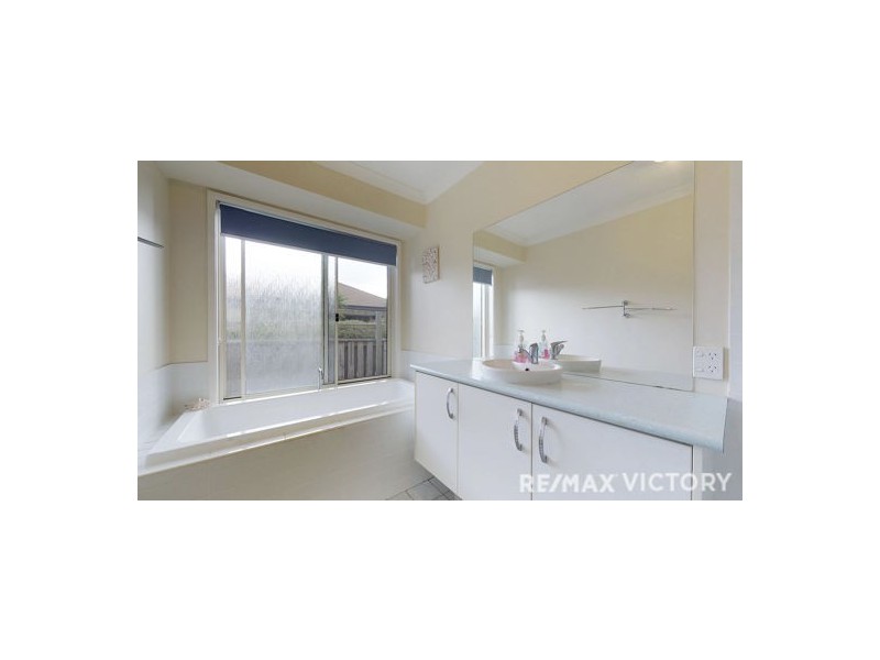 14 Lookout Place, Narangba QLD 4504