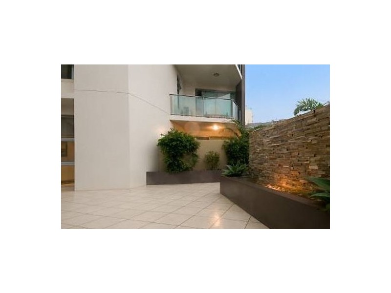 2/91-93 Landsborough Parade, Golden Beach QLD 4551