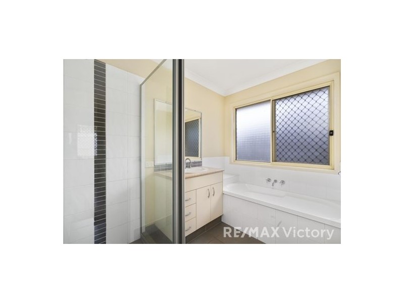 16 Silkyoak Drive, Morayfield QLD 4506