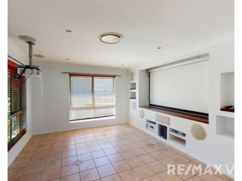 37 Cambridge Crescent, Fitzgibbon QLD 4018