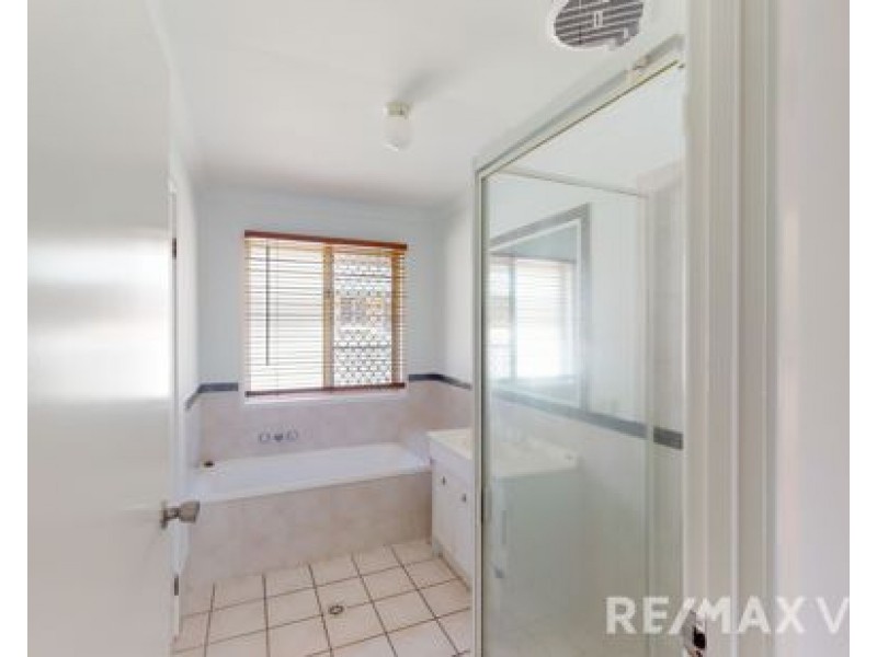 37 Cambridge Crescent, Fitzgibbon QLD 4018