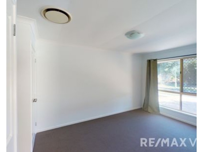 37 Cambridge Crescent, Fitzgibbon QLD 4018