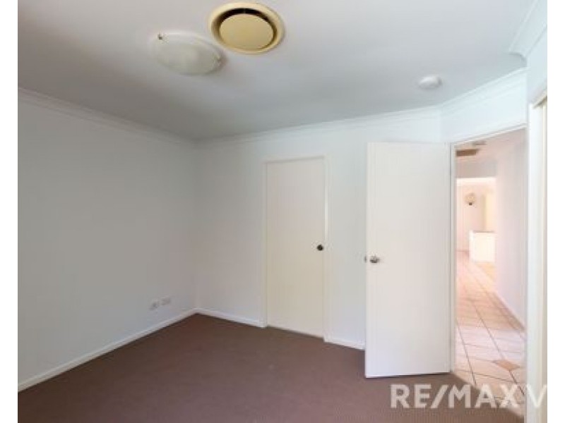 37 Cambridge Crescent, Fitzgibbon QLD 4018