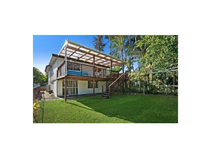 26 McLennan Street, Woody Point QLD 4019