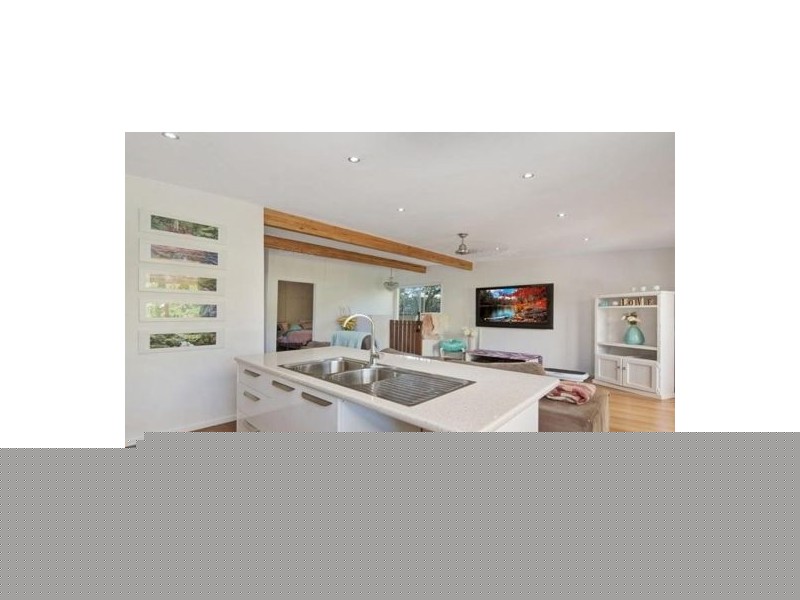 26 McLennan Street, Woody Point QLD 4019