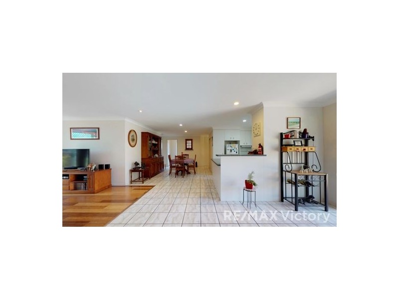 6 Dorunda Avenue, Beachmere QLD 4510