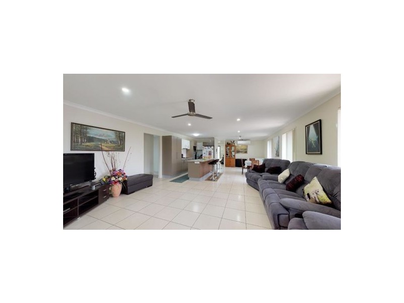 4 Nadia Place, Morayfield QLD 4506