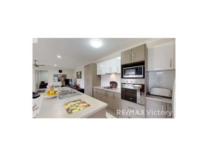 4 Nadia Place, Morayfield QLD 4506