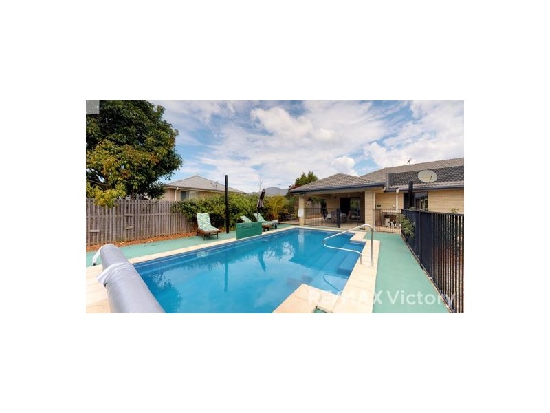4 Nadia Place, Morayfield QLD 4506