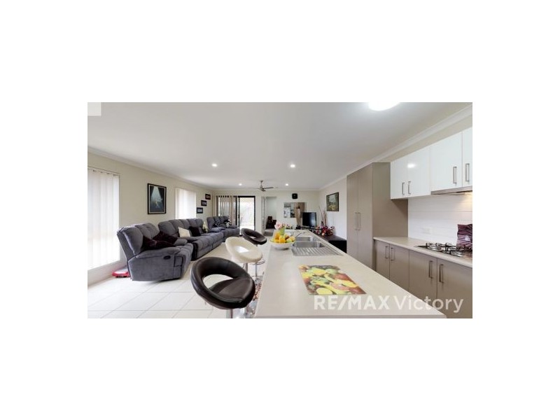 4 Nadia Place, Morayfield QLD 4506