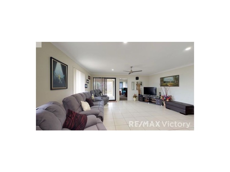 4 Nadia Place, Morayfield QLD 4506