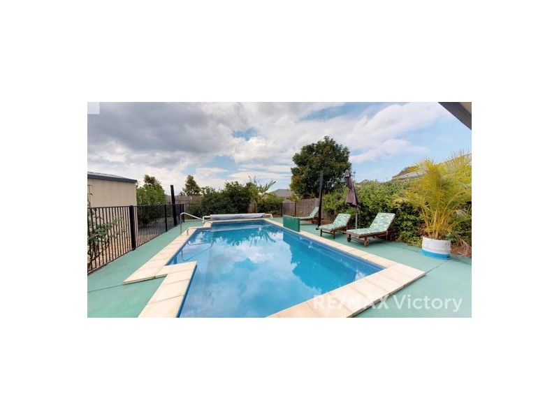 4 Nadia Place, Morayfield QLD 4506