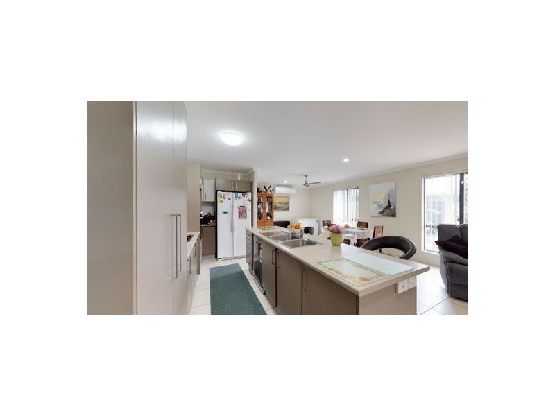 4 Nadia Place, Morayfield QLD 4506