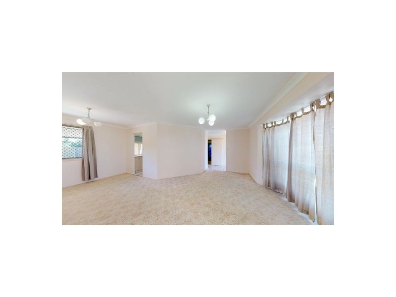 6 Siska Court, Beachmere QLD 4510