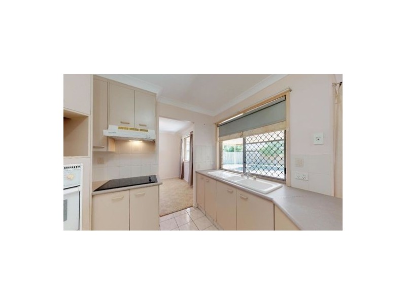 6 Siska Court, Beachmere QLD 4510