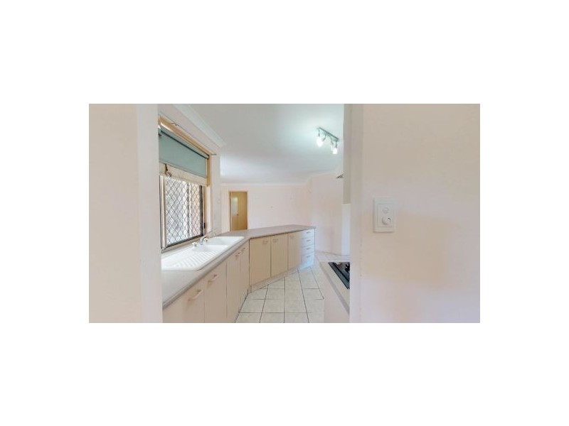 6 Siska Court, Beachmere QLD 4510