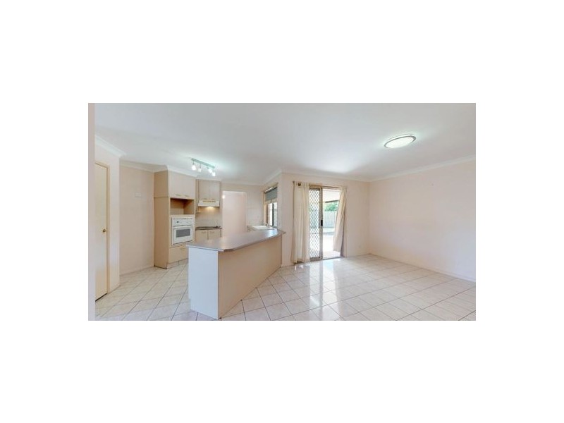 6 Siska Court, Beachmere QLD 4510