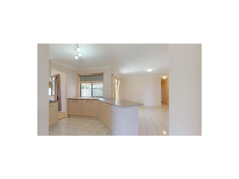 6 Siska Court, Beachmere QLD 4510