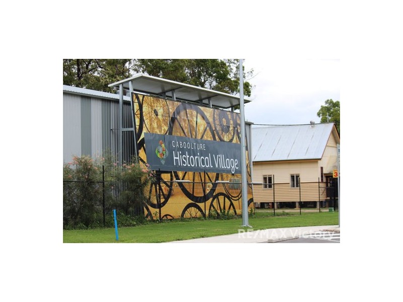 10 Parkway Crescent, Caboolture QLD 4510