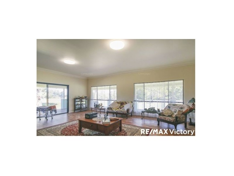 380 Beachmere Road, Beachmere QLD 4510