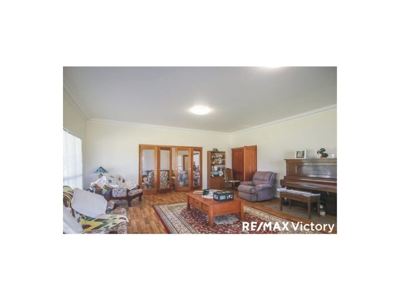 380 Beachmere Road, Beachmere QLD 4510