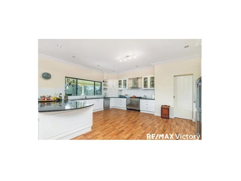 380 Beachmere Road, Beachmere QLD 4510