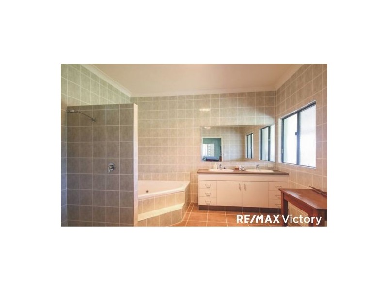 380 Beachmere Road, Beachmere QLD 4510