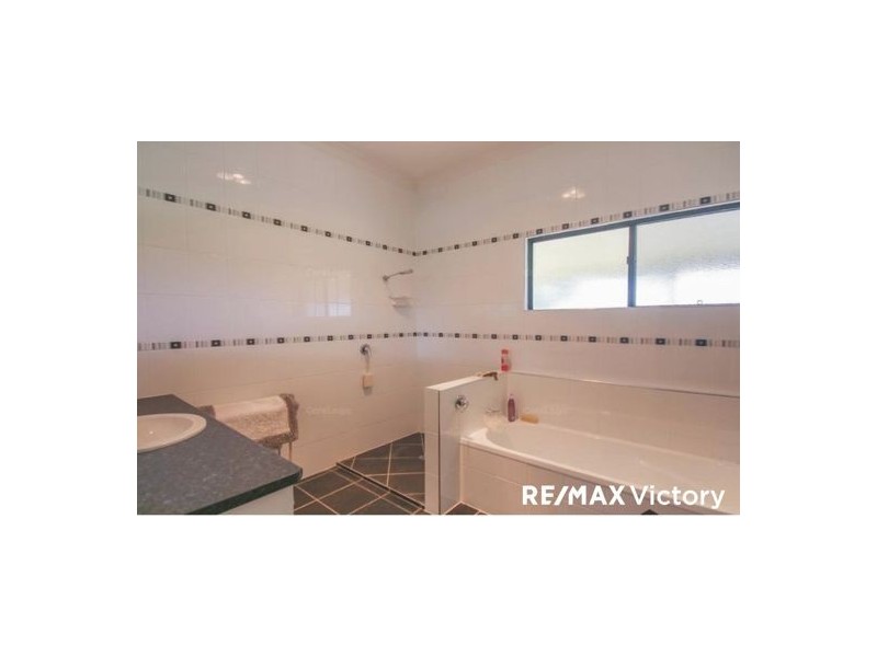 380 Beachmere Road, Beachmere QLD 4510
