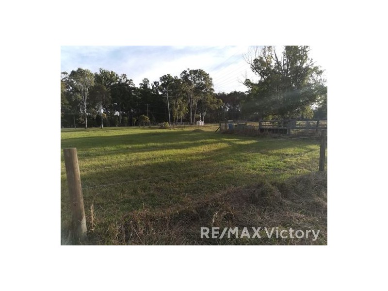380 Beachmere Road, Beachmere QLD 4510