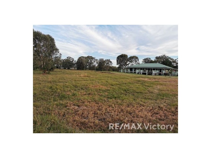 380 Beachmere Road, Beachmere QLD 4510