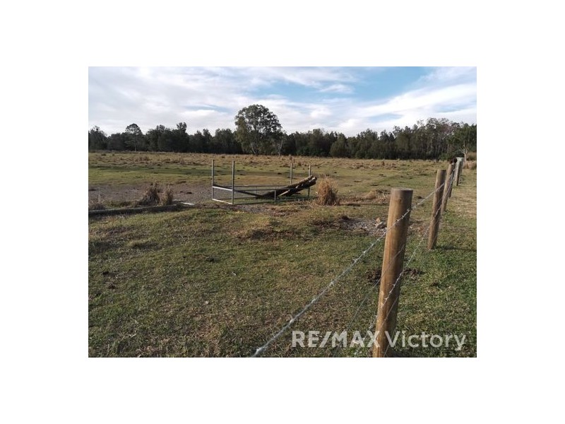 380 Beachmere Road, Beachmere QLD 4510