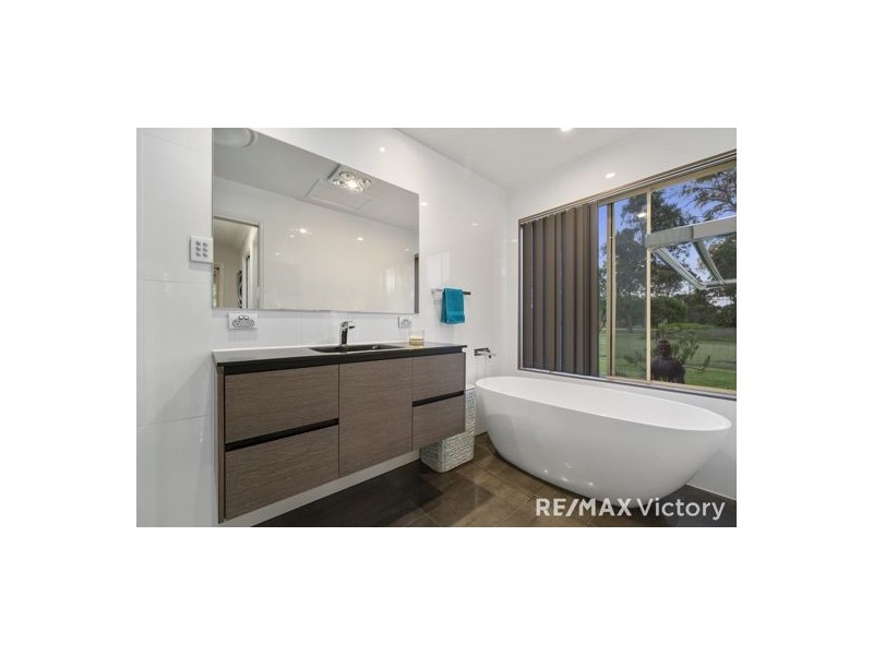 307 Bishop Road, Beachmere QLD 4510