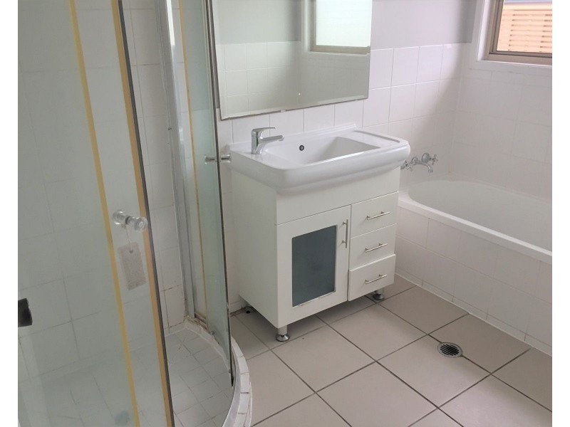 1/15 Lower King Street, Caboolture QLD 4510