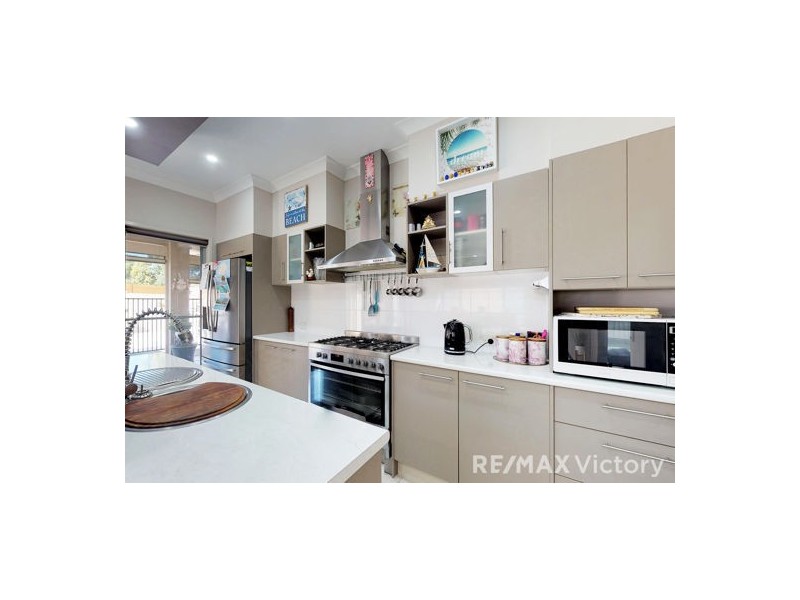 3 Bondi Court, Sandstone Point QLD 4511