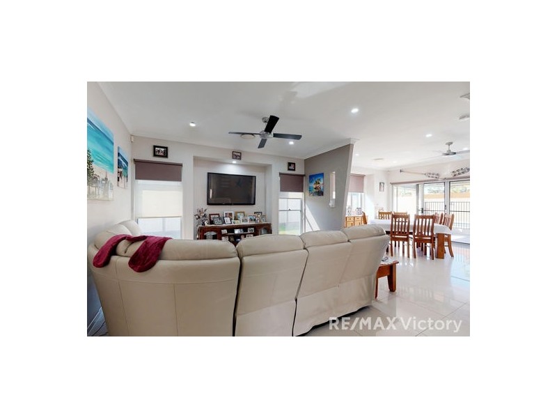 3 Bondi Court, Sandstone Point QLD 4511