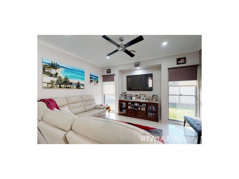 3 Bondi Court, Sandstone Point QLD 4511