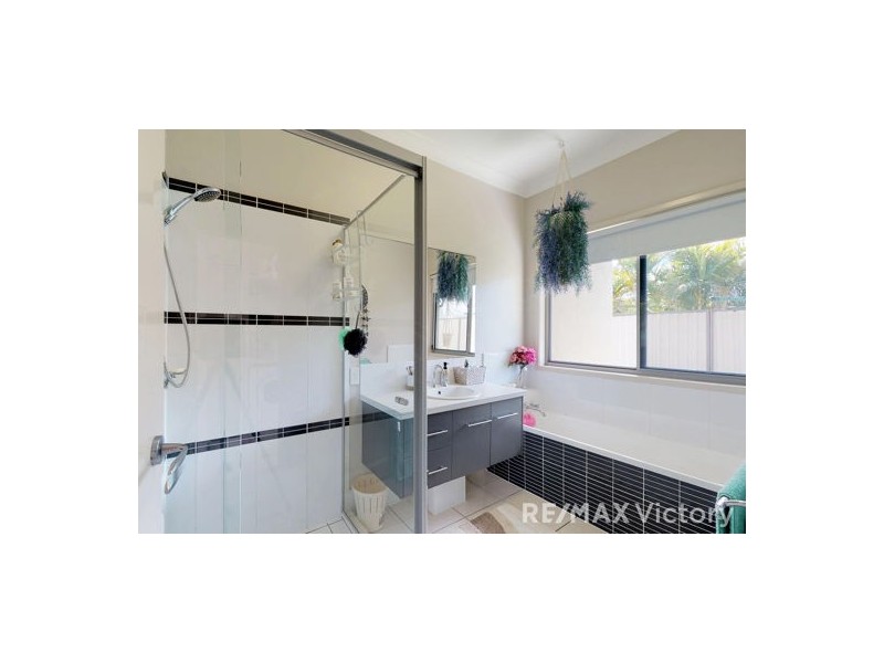 3 Bondi Court, Sandstone Point QLD 4511