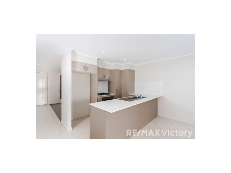 1 & 2 16 Champion Crescent, Griffin QLD 4503