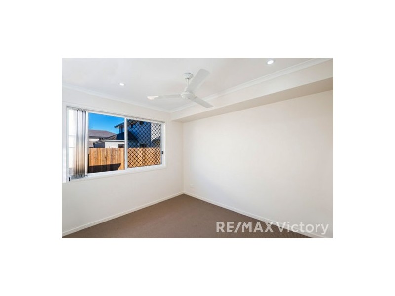 1 & 2 16 Champion Crescent, Griffin QLD 4503