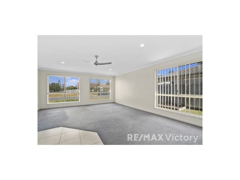 30 Fernbrook Drive, Morayfield QLD 4506